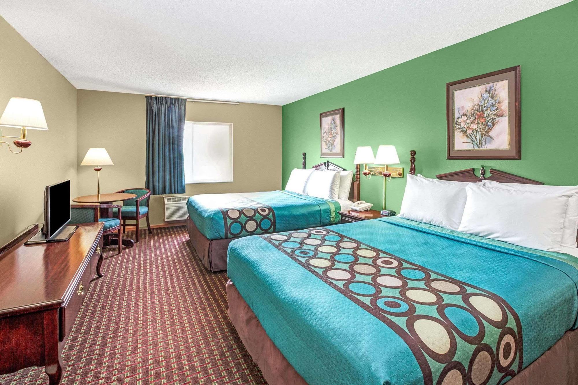 Super 8 By Wyndham Mchenry Fox Lake Area Kültér fotó